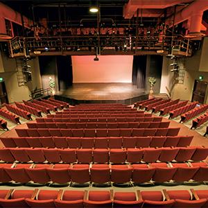 帕斯卡表演艺术中心的舞台和座位.
